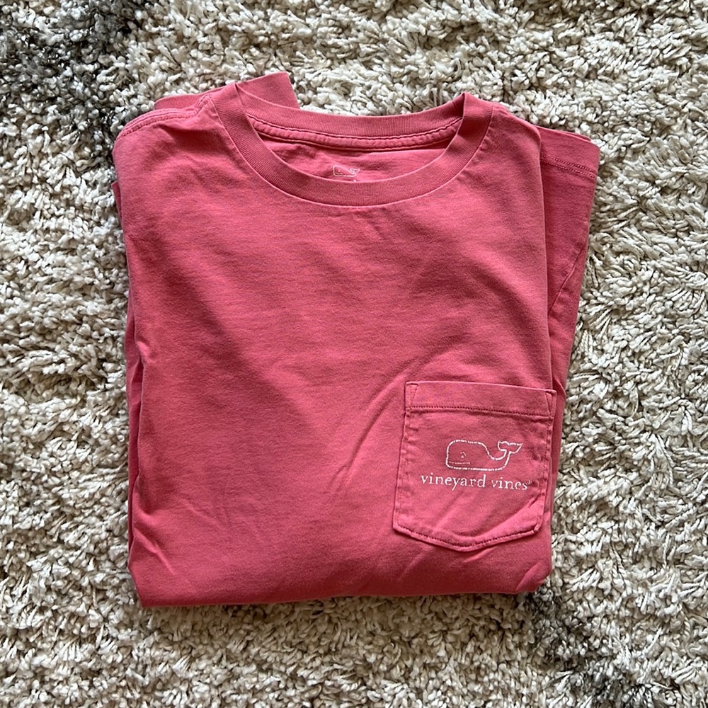 Vineyard vines tee